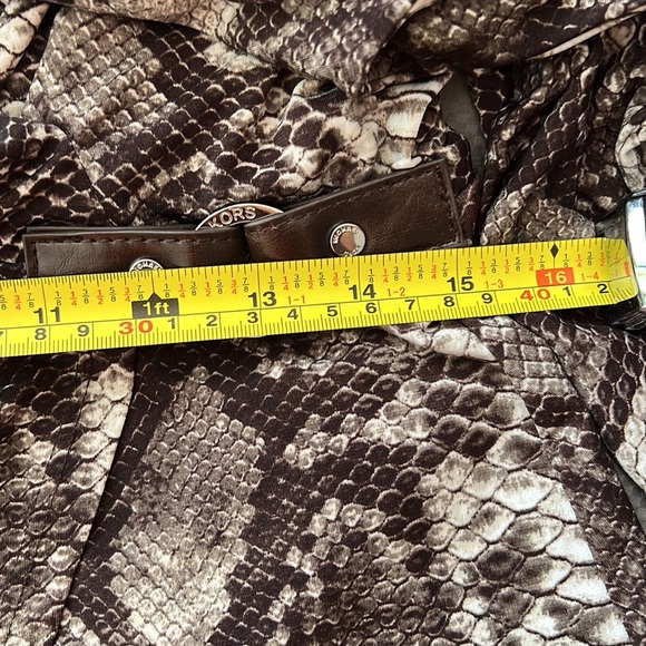 Michael Kors snakeskin Print V-Neck Dress - Picture 4 of 4